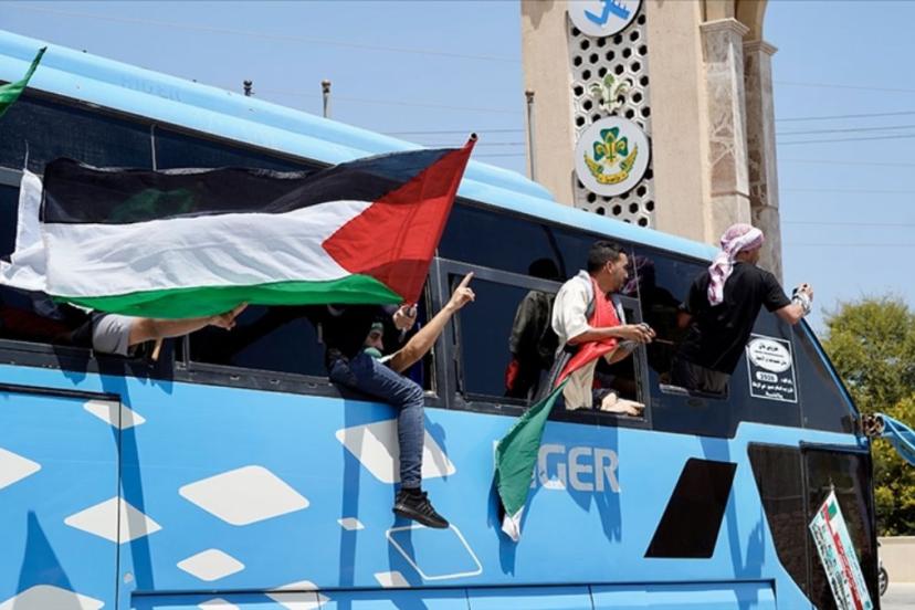 Gazze'ye umut taşıyan konvoy, 2 gündür engelleniyor