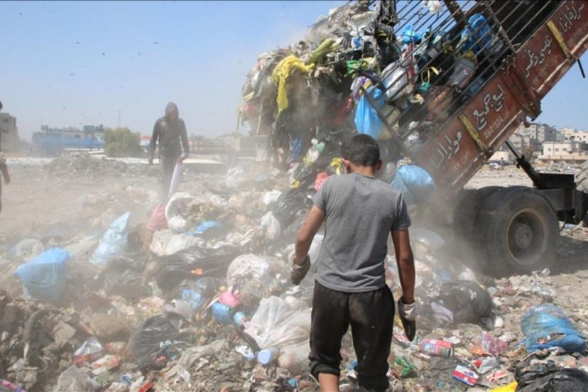 Mangal sonrasında yakılan plastik atıklar toprağın kalitesini bozuyor