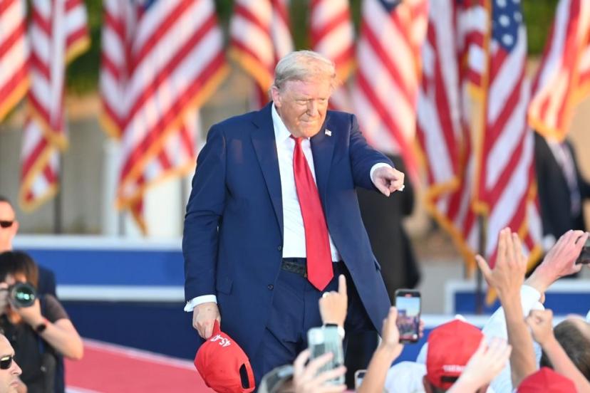 ABD Başkanı Donald Trump: İran arayıp size saldırı düzenlememiz gerek dedi