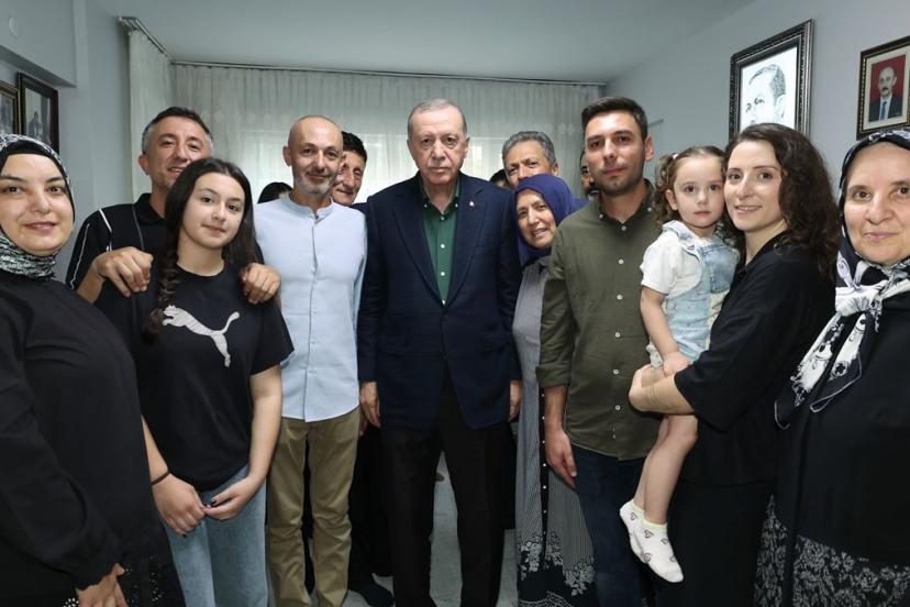 Cumhurbaşkanı Erdoğan'dan 15 Temmuz şehidinin ailesine ziyaret