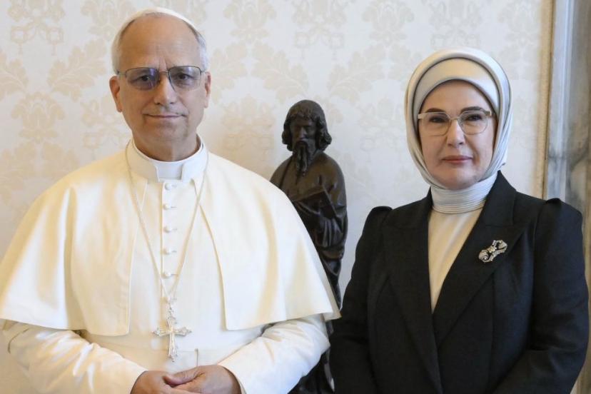 Emine Erdoğan, Papa 14. Leo ile bir araya geldi