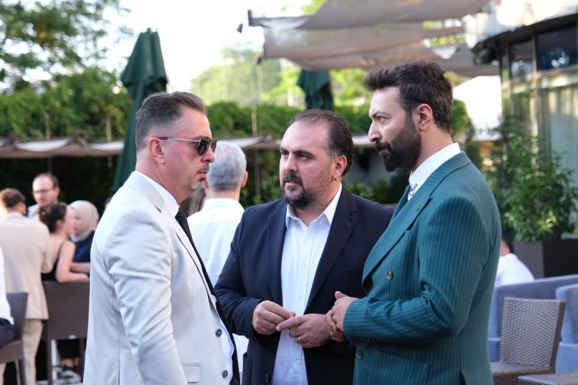 Kıbrıs Türk Cumhuriyeti'nin 51. Yılı Kutlu Olsun: "Ayşe Tatile Çıktı"