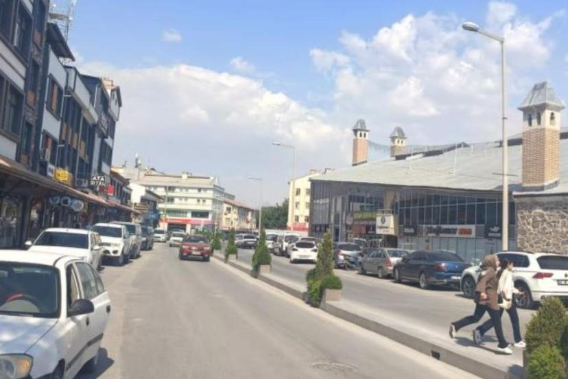 Konya'da sıcak hava etkili oldu: Karapınar’da termometreler 41.5 dereceyi gösterdi
