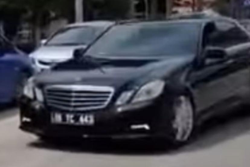 AK Partili belediye başkanının Mercedes makam aracı tepki çekti