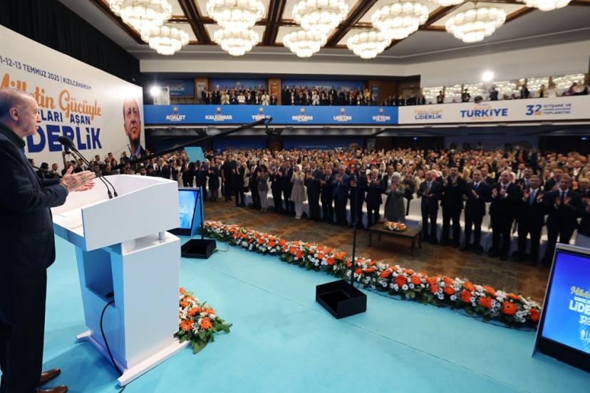 AK Parti'nin yeni şarkısı: Dünya Bizi Bekler