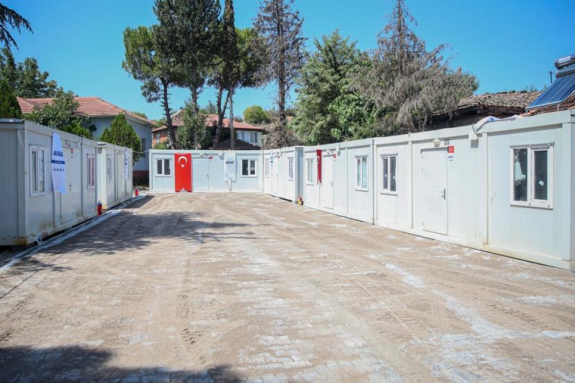 Balıkesir'de depremzede vatandaşlar için konteynerler kuruluyor